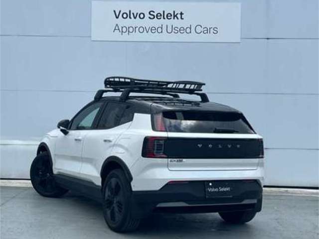 Volvo EX30Cross Country 6