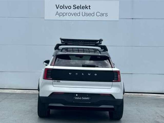 Volvo EX30Cross Country 7