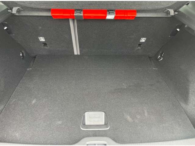 Volvo EX30Cross Country 9