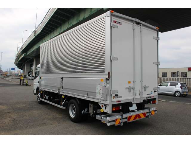 Mitsubishi Fuso Canter 4