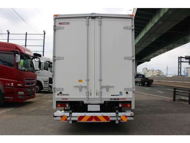 Mitsubishi Fuso Canter 5