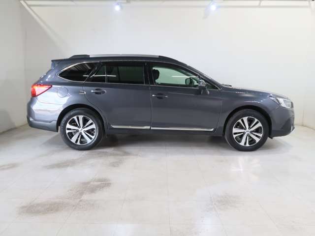 Subaru Legacy Outback 8