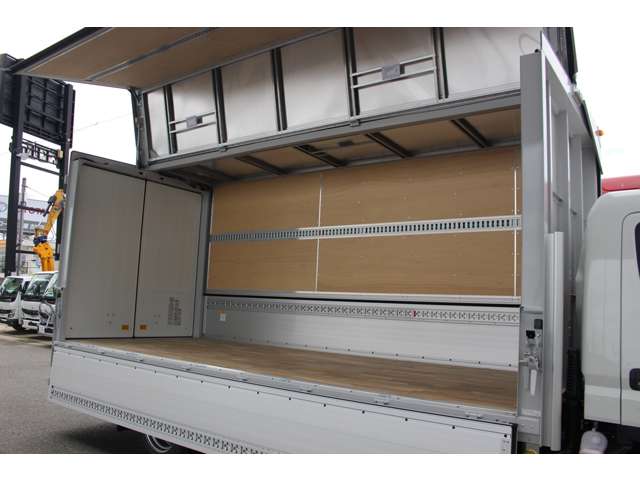 Mitsubishi Fuso Canter 12