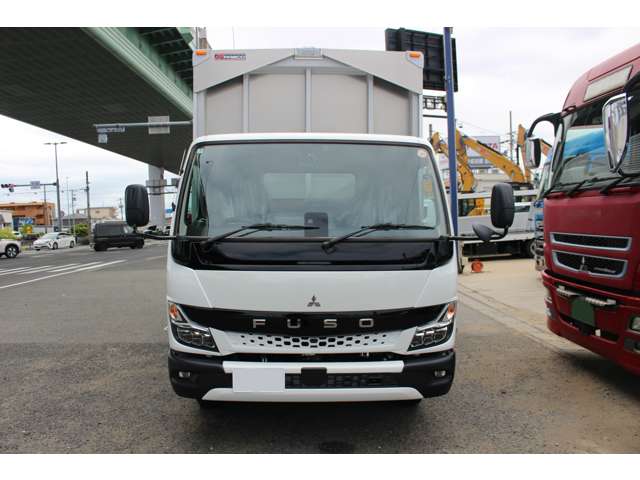 Mitsubishi Fuso Canter 2