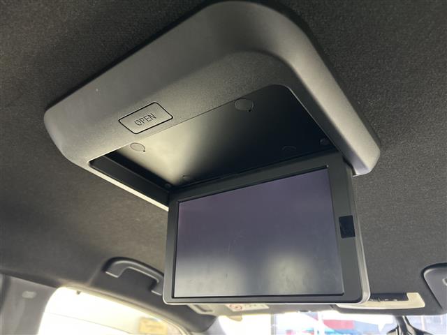 Nissan Serena 8