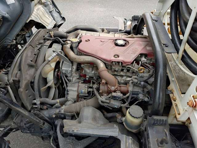 Hino Dutro 4