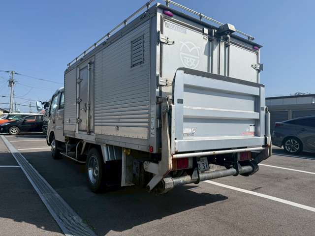 Hino Dutro 6