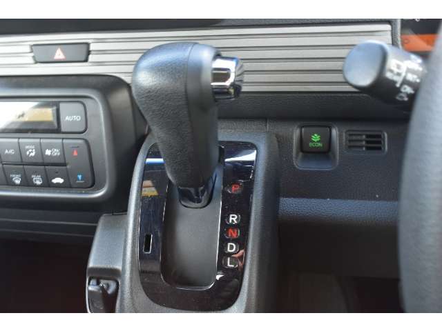 Honda N-VAN 10