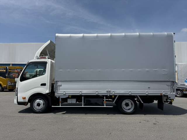 Hino Dutro 3