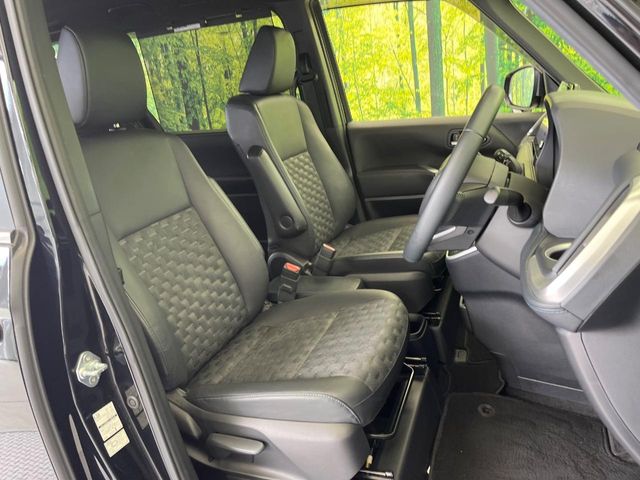 Toyota Voxy 9
