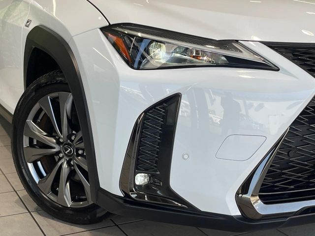 Lexus UX 12