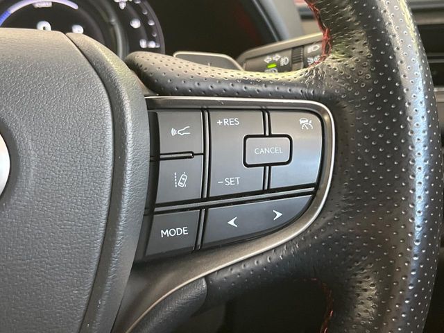 Lexus UX 7