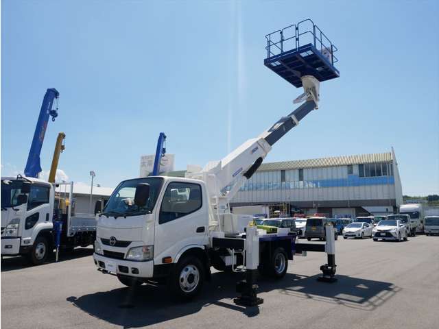 Hino Dutro 2