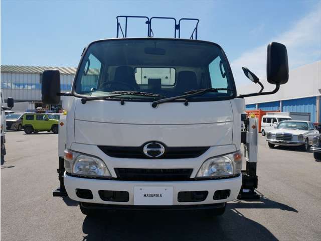 Hino Dutro 9