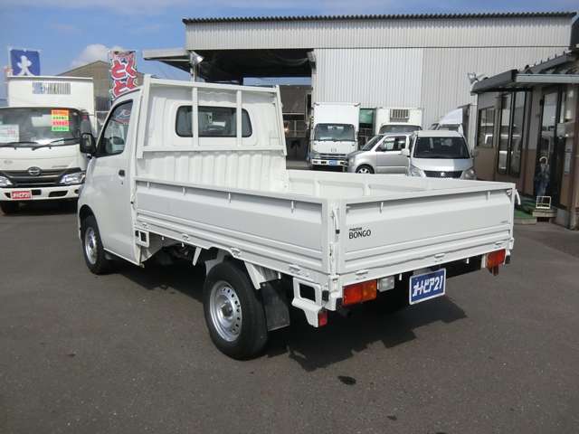 Mazda Bongo Truck 4