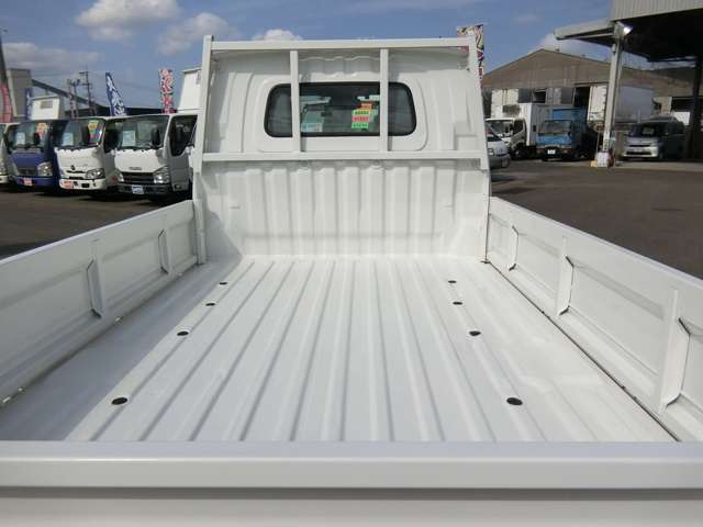 Mazda Bongo Truck 6