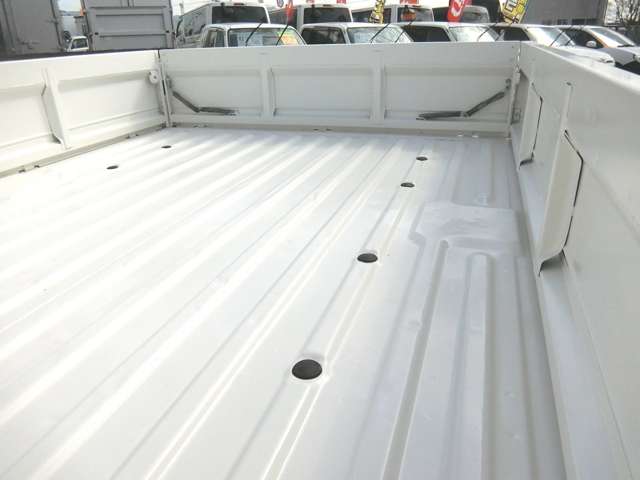 Mazda Bongo Truck 7