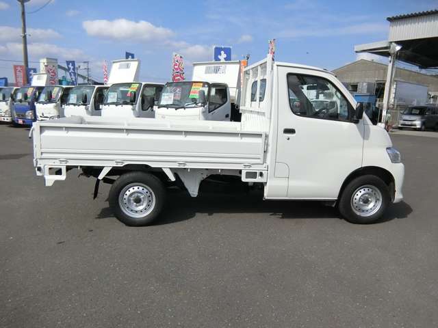 Mazda Bongo Truck 9
