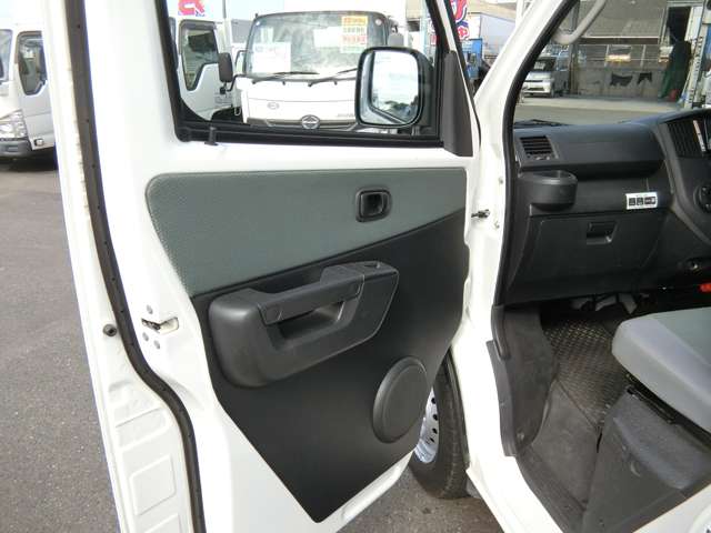 Mazda Bongo Truck 10