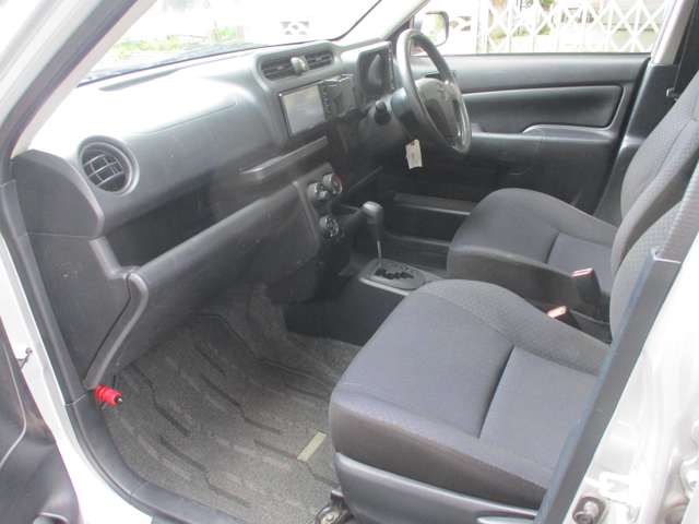 Toyota Succeed Van 4
