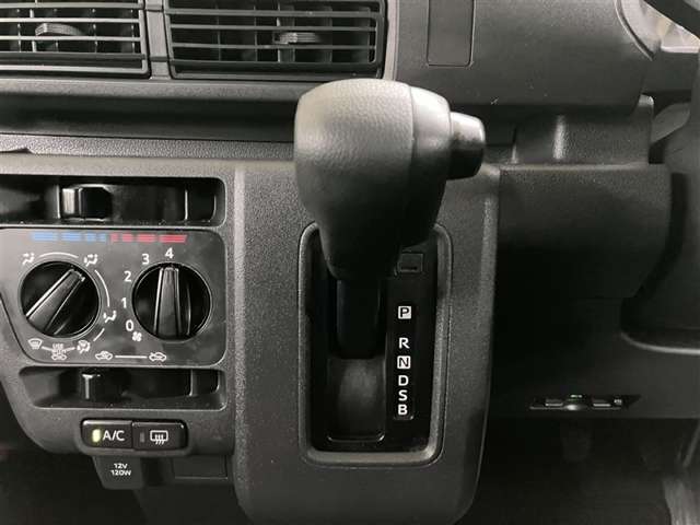 Toyota Pixis Van 10
