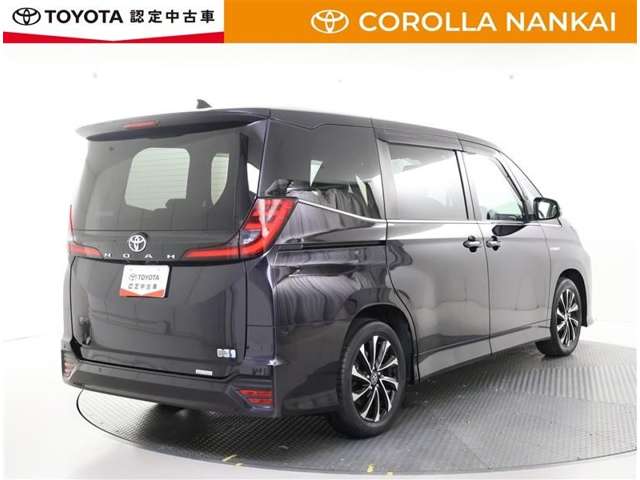 Toyota Noah 3