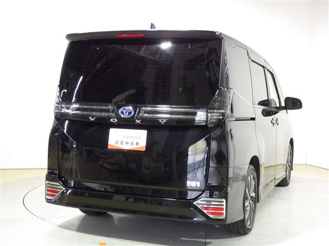 Toyota Voxy 6
