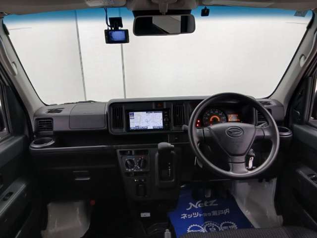 Daihatsu Hijet Cargo 12
