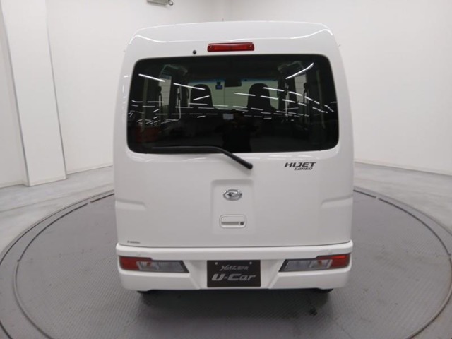 Daihatsu Hijet Cargo 6