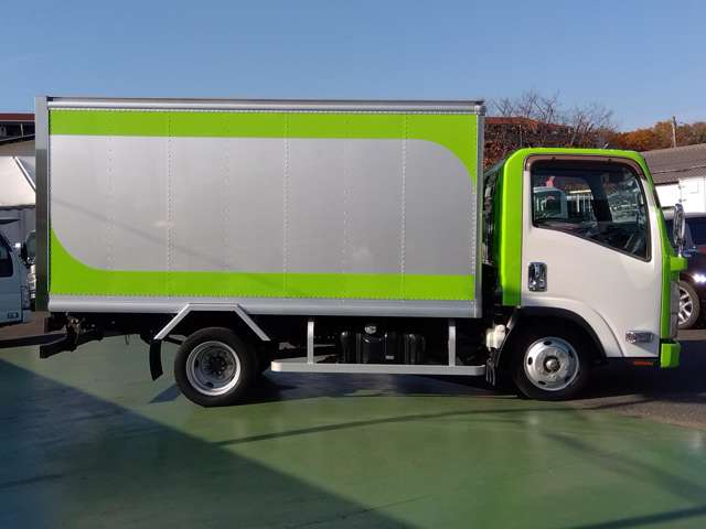 Isuzu Elf 4