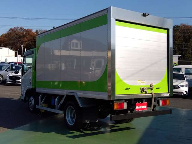 Isuzu Elf 6