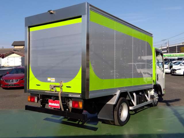 Isuzu Elf 8