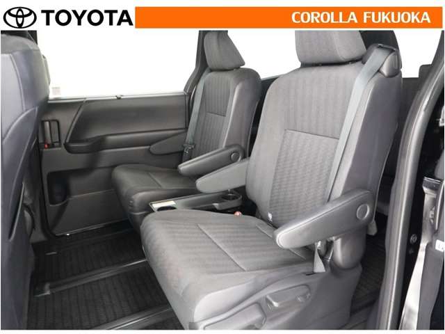 Toyota Voxy 12