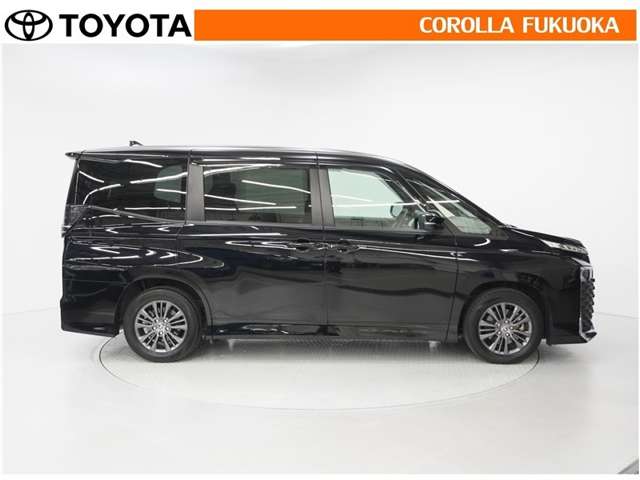 Toyota Voxy 8