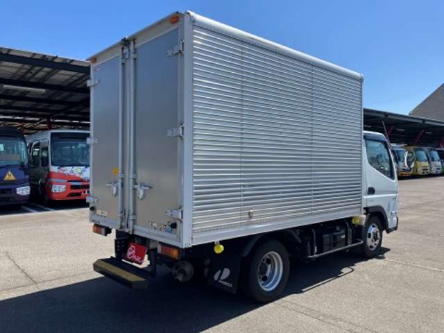 Mitsubishi Fuso Canter 9