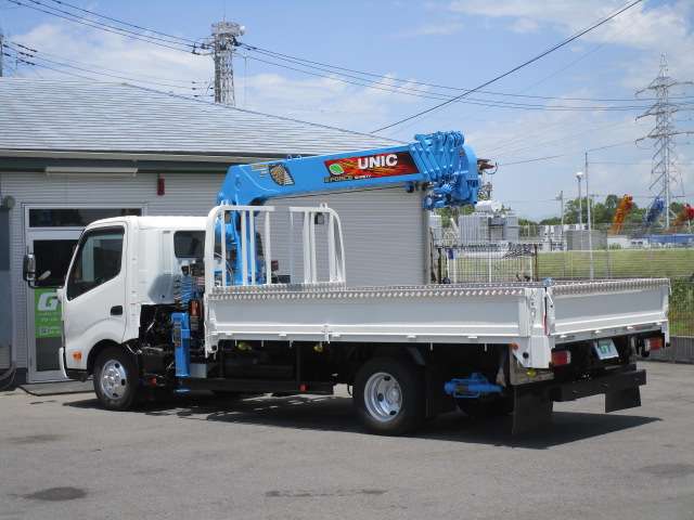 Hino Dutro 3