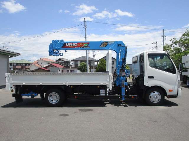 Hino Dutro 5