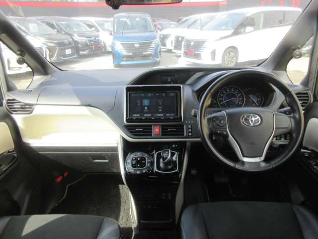 Toyota Noah 3