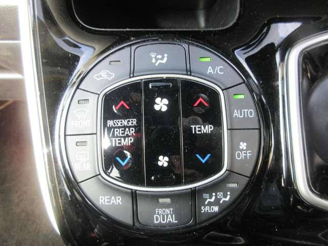 Toyota Noah 7