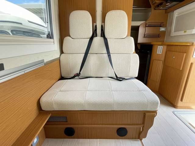 Toyota Camroad 11