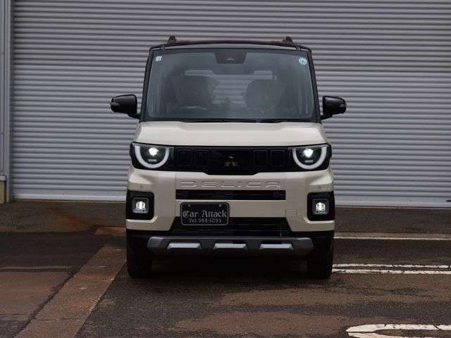 Mitsubishi Delica Mini 11
