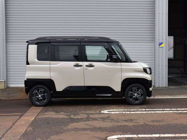 Mitsubishi Delica Mini 12
