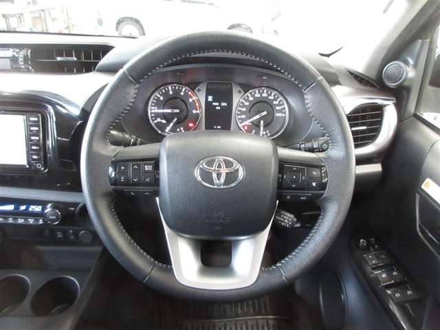 Toyota Hilux 11