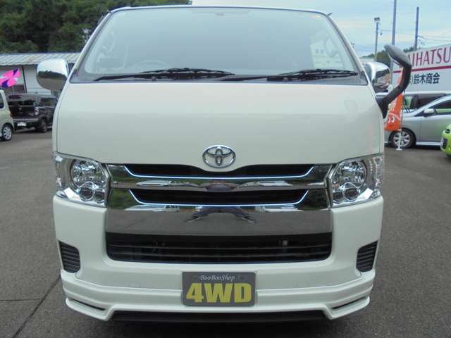 Toyota Hiace Van 2