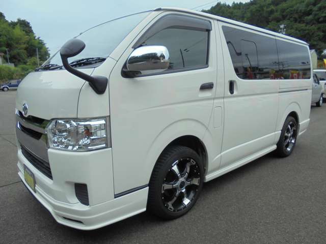 Toyota Hiace Van 3