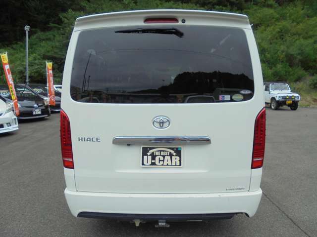 Toyota Hiace Van 5