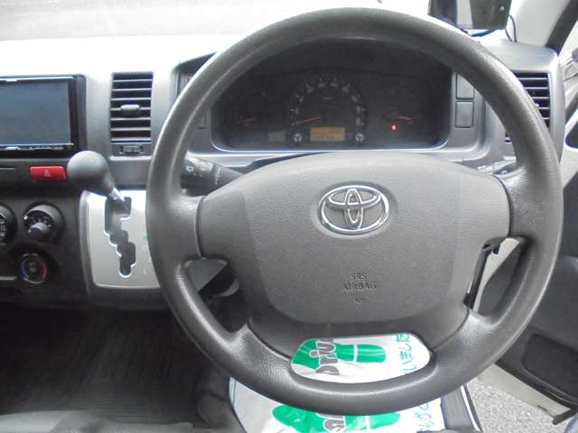 Toyota Hiace Van 10