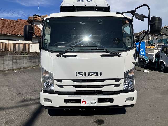 Isuzu Forward 2