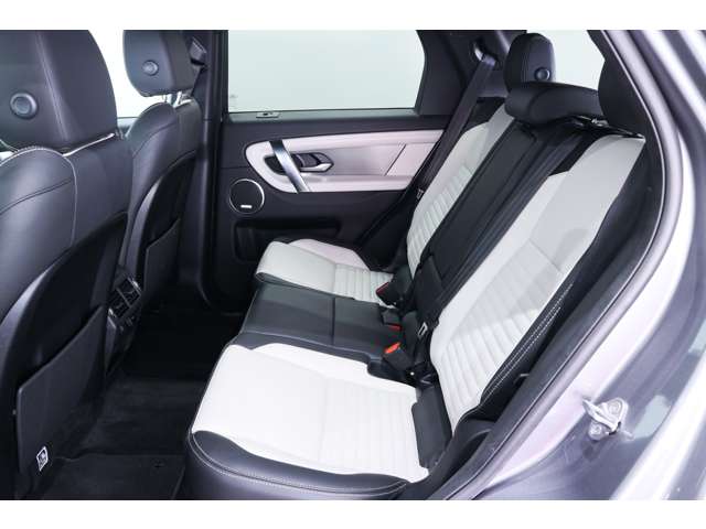 Land Rover Discovery Sport 12
