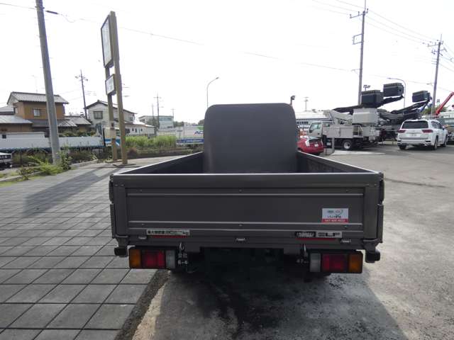 Isuzu Elf 7